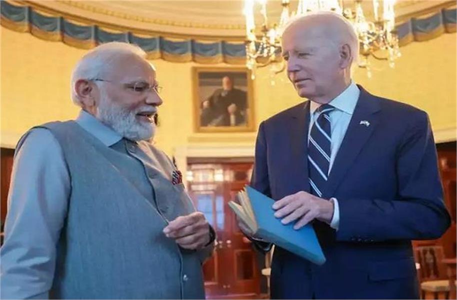 Modi with baiden