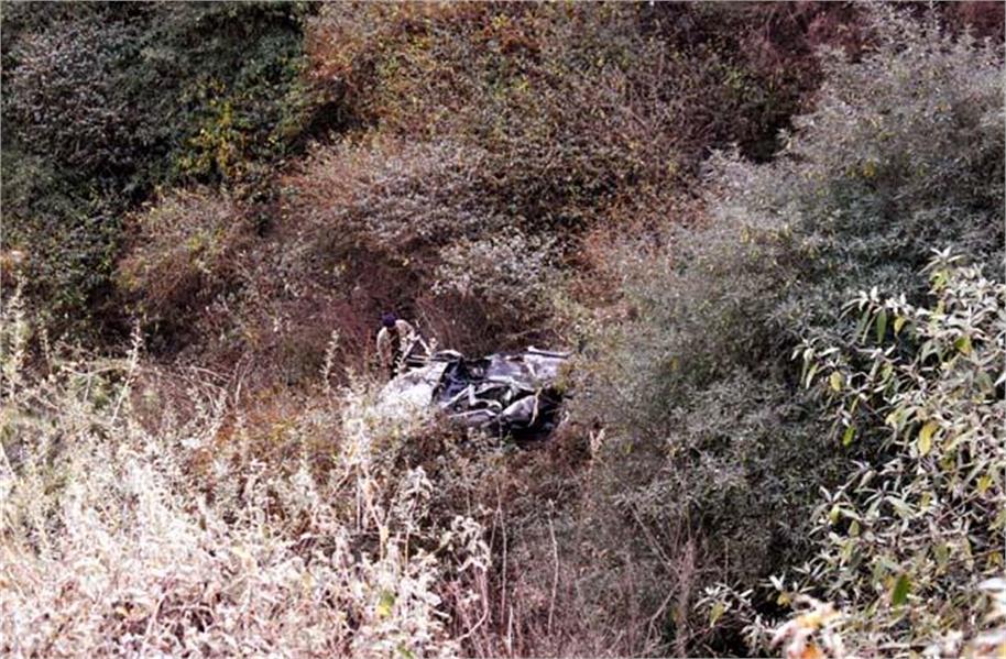 शिमला: भट्टाकुफर-ढली बाईपास पर खाई में गिरी कार, चौपाल के 2 युवकों की मौत