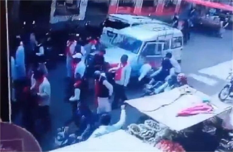 राजस्थान: शोभा यात्रा में घुसी तेज रफ्तार कार, 2 की मौत, 8 लोगों को कुचला