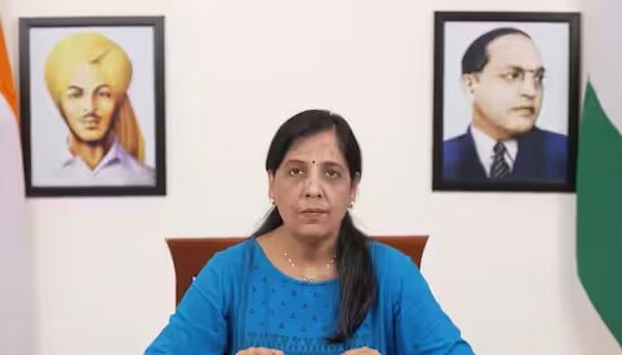 Campaign: CM केजरीवाल की पत्नी ने नंबर जारी कर शुरू किया 'केजरीवाल को आशीर्वाद अभियान '
